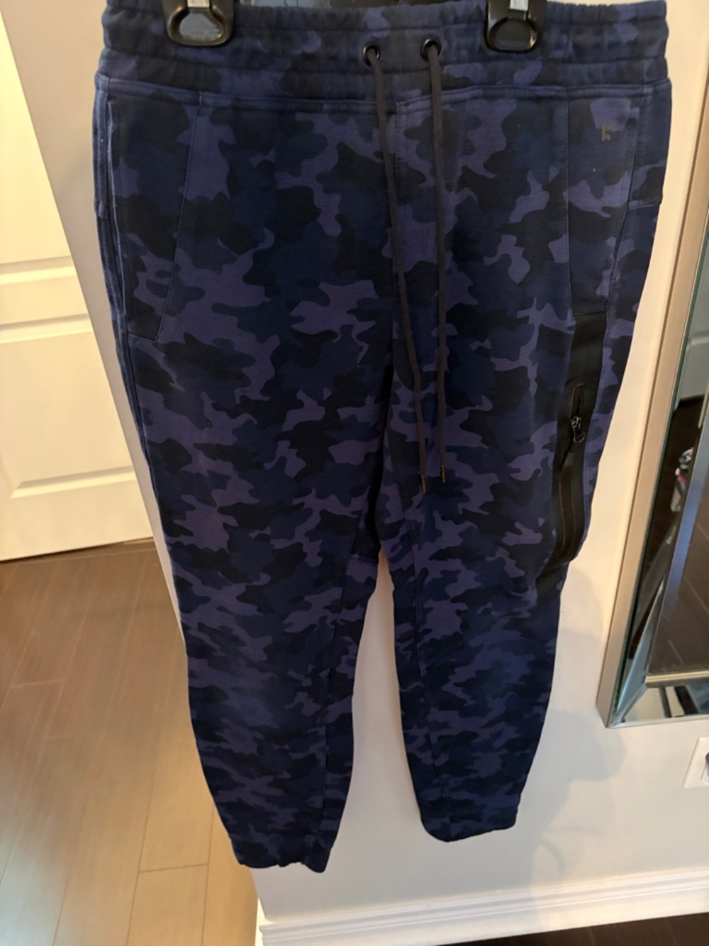 Kyodan Men's Navy Blue Camo Joggers